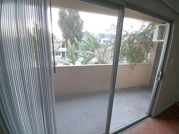 3rd image of 840 Chestnut Ave APT 12