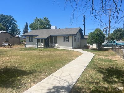 122 E Belle Ave, Bakersfield, CA, 93308