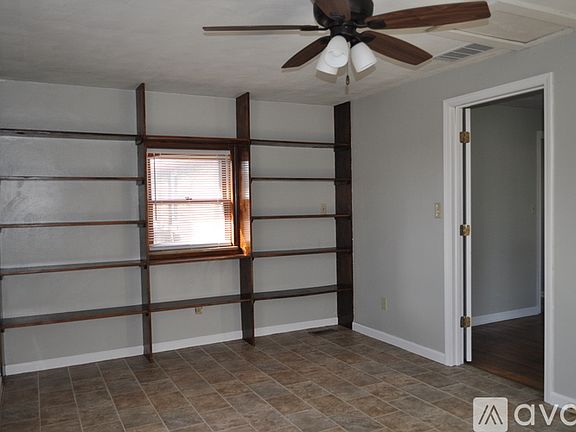 2nd image of 812 Alhambra Dr #1