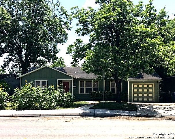 1st image of 3252 W Woodlawn Ave