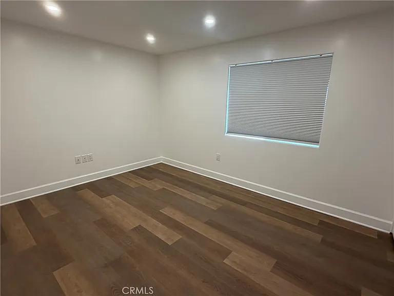 22809 Gault St — Photo 13