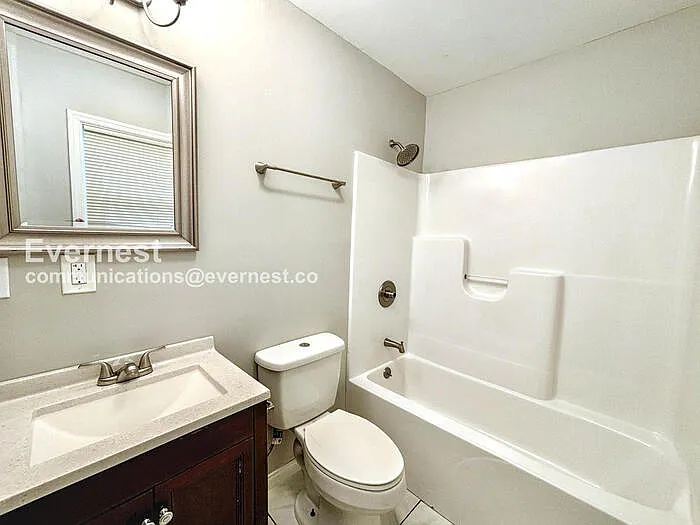 1814 Portland St — Photo 6