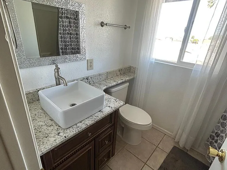 6916 W Georgia Ave — Photo 29