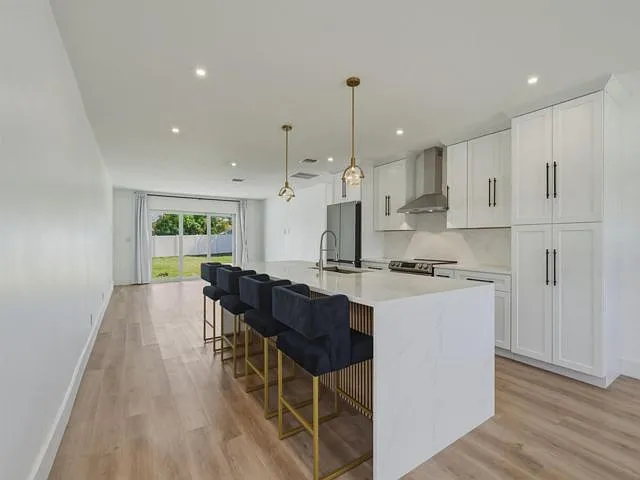 461 SW 1st St — Photo 14