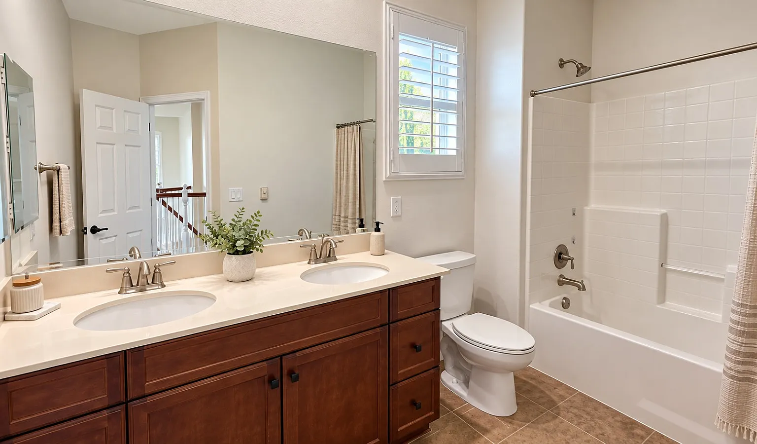4 bed, 2937 sqft, $4,500 — Photo 3