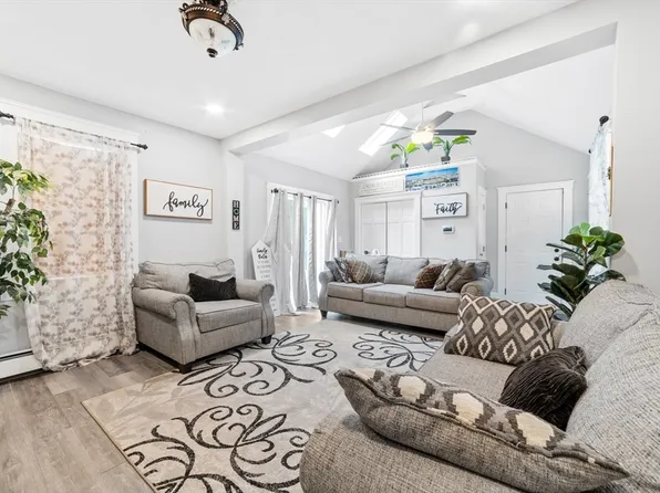 108 Tremont St, Taunton, MA 02780