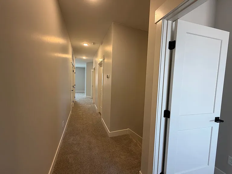 577 E Hemsworth Ln — Photo 21