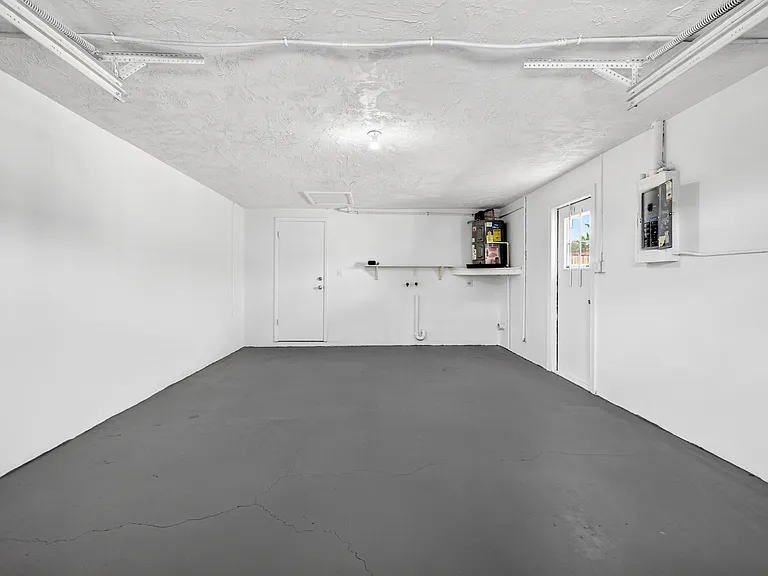 6254 Patella Ave — Photo 14