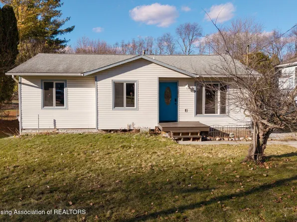 2127 Robinson Rd, Lansing, MI 48910