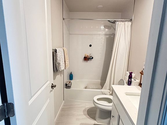 4th image of 3541 Dean Dr #101