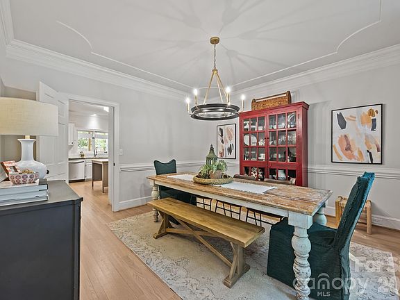 5th image of 2234 Queensland Dr