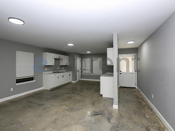 3rd image of 718 Hazelwood Rd