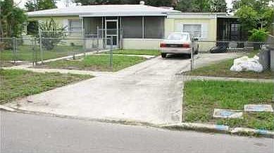 2nd image of 1943 Barksdale Dr
