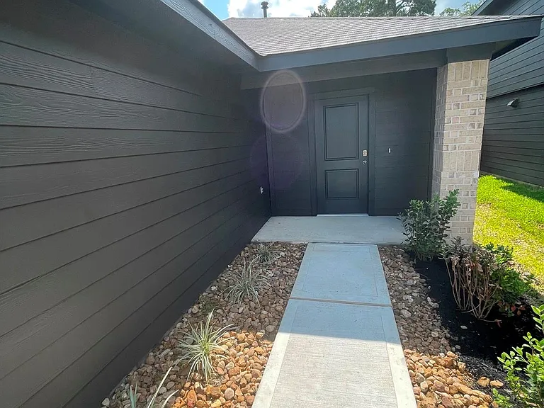 12164 Lexington Heights Dr — Photo 2