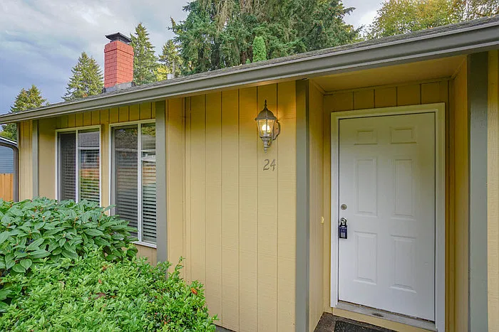 2 bed, 1.0 bath, 906 sqft, $1,595 — Photo 3