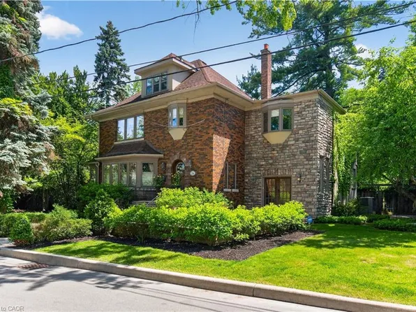 74 Oak Knoll Dr, Hamilton, ON L8S 4C4