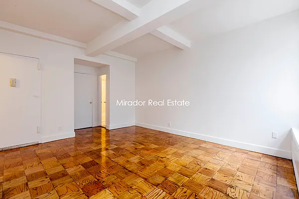 Rented by Mirador Real Estate | media 31