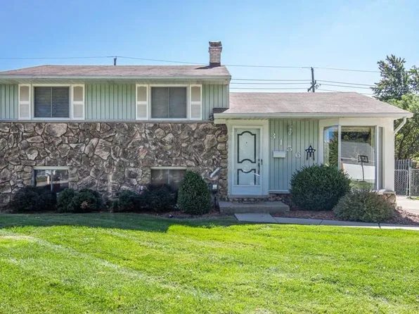 3156 Cero Dr, Sterling Heights, MI 48310