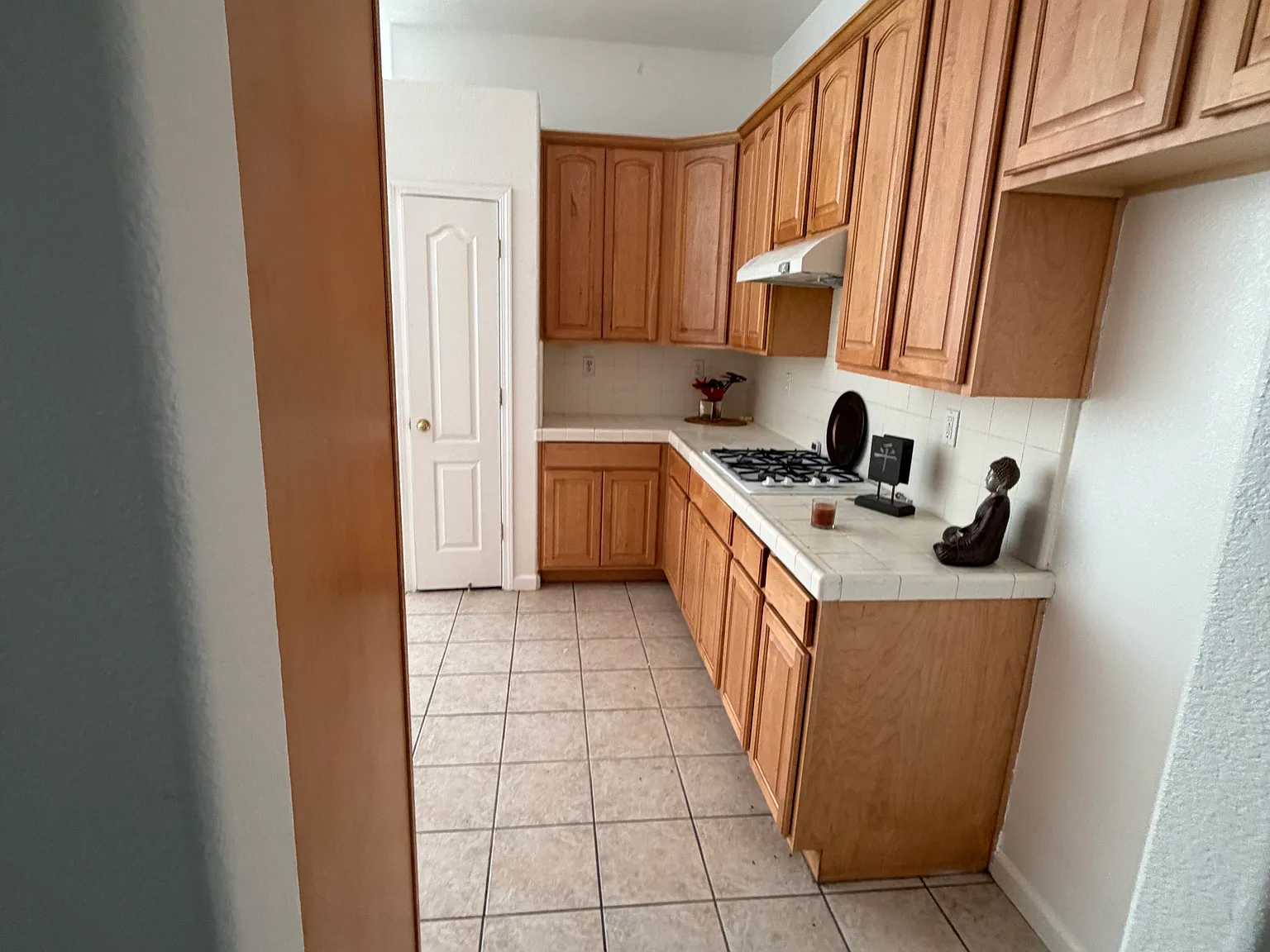 3 bed, 1925 sqft, $2,450 — Photo 3