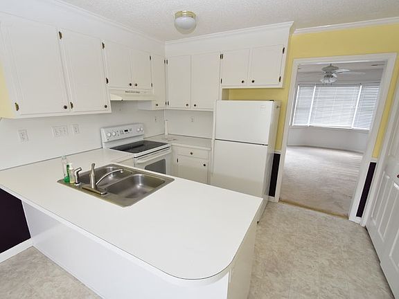 5th image of 3818 J9 Sterling Pointe Dr