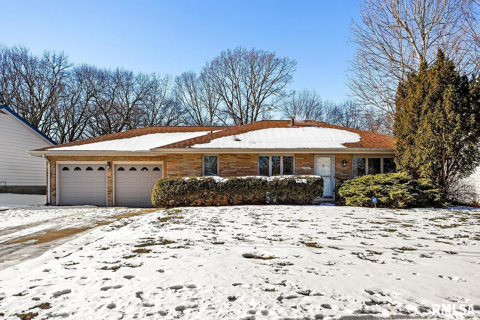 1611 N Autumn Ln photo 1