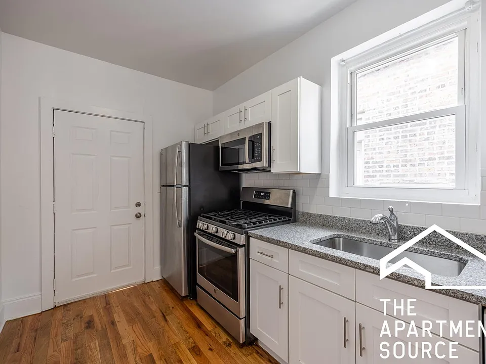 3533 W Fullerton Ave #3