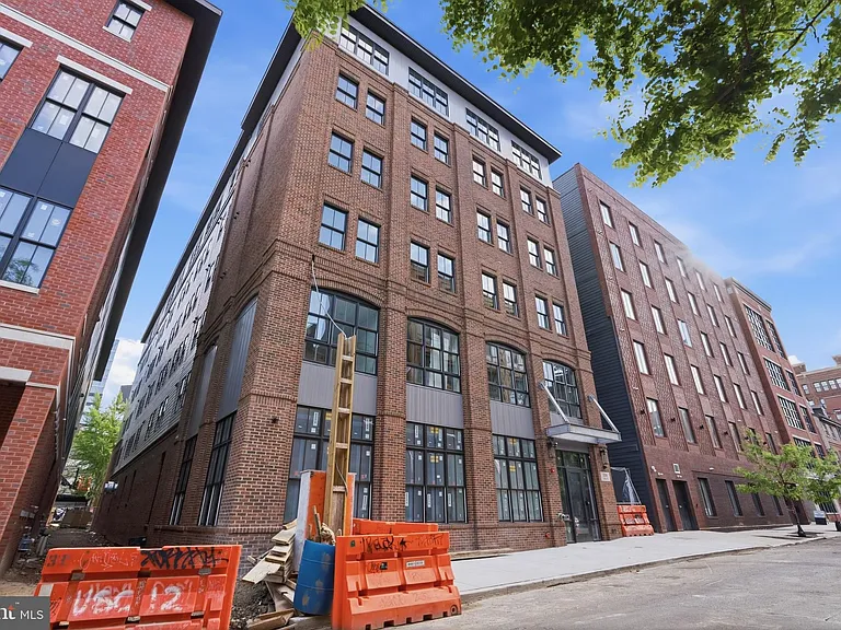 208 Vine St #2E — Photo 17