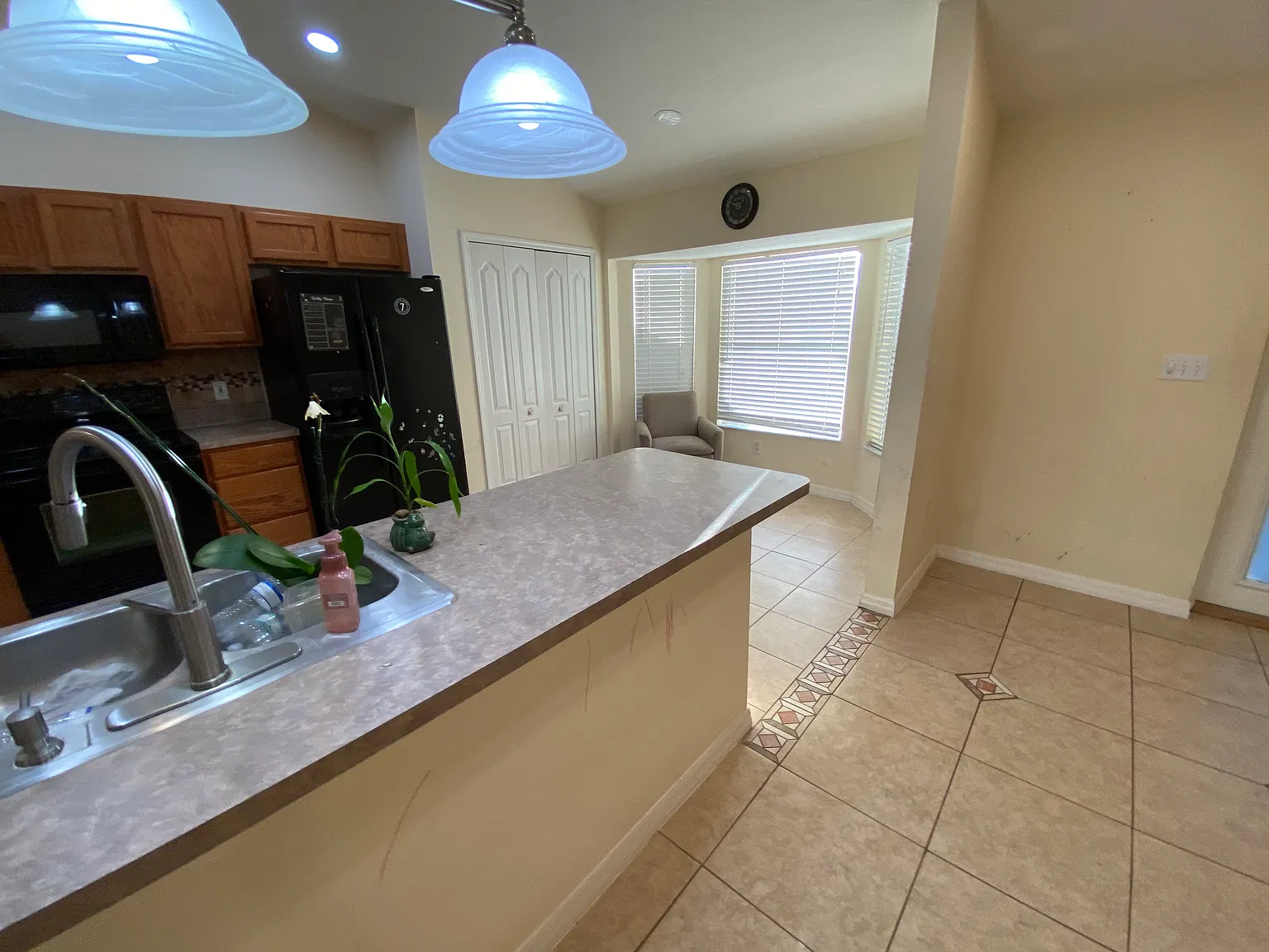 2 bed, $1,600 — Photo 4