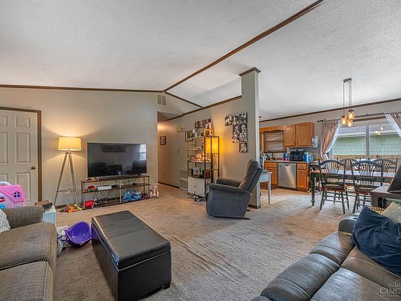 3rd image of 231 Heather Way