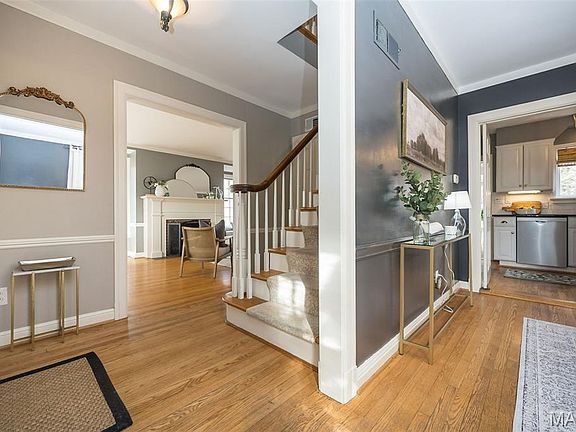 5th image of 301 E Bodley Ave
