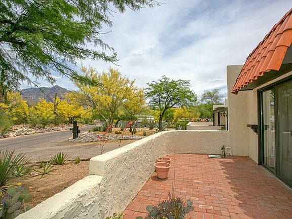 2nd image of 7568 N Palm Cir