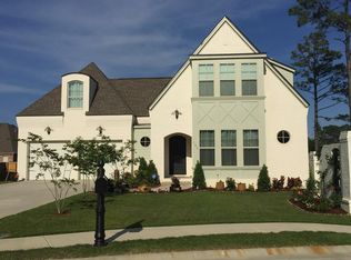 720 Champagne Dr, Biloxi, MS 39532