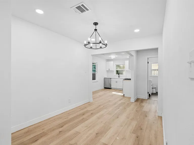 5023 Cosby St — Photo 9