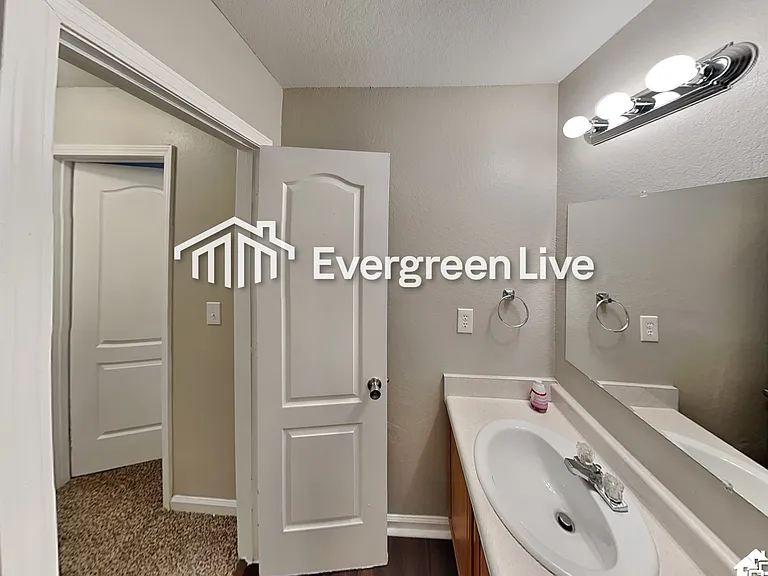 2821 Godby Rd — Photo 15