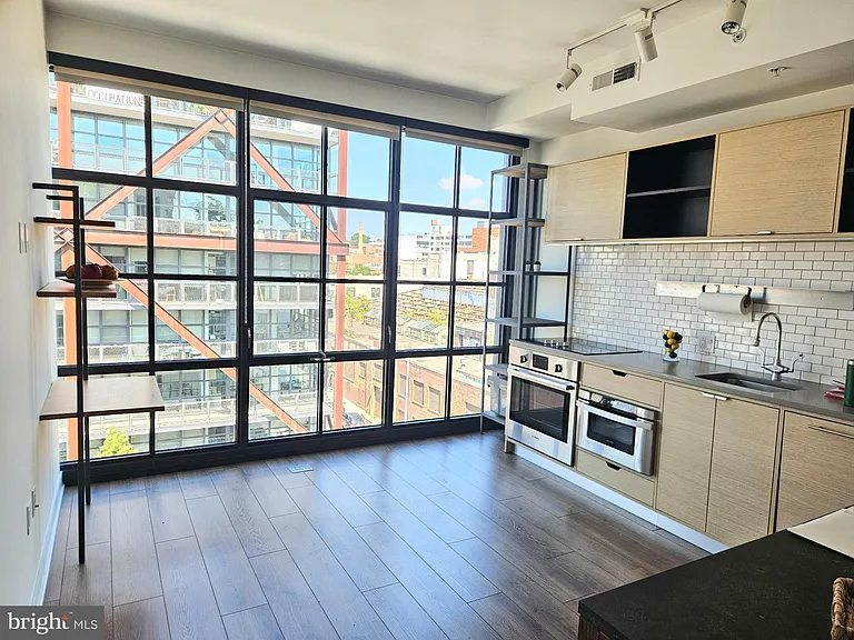 2030 8th St NW #Penthouse 5 — Photo 3