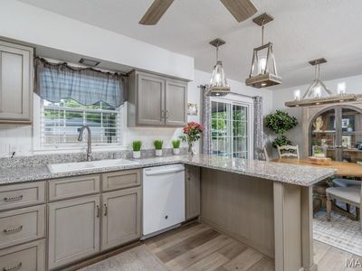 203 Rainbow Dr, Lebanon, MO, 65536