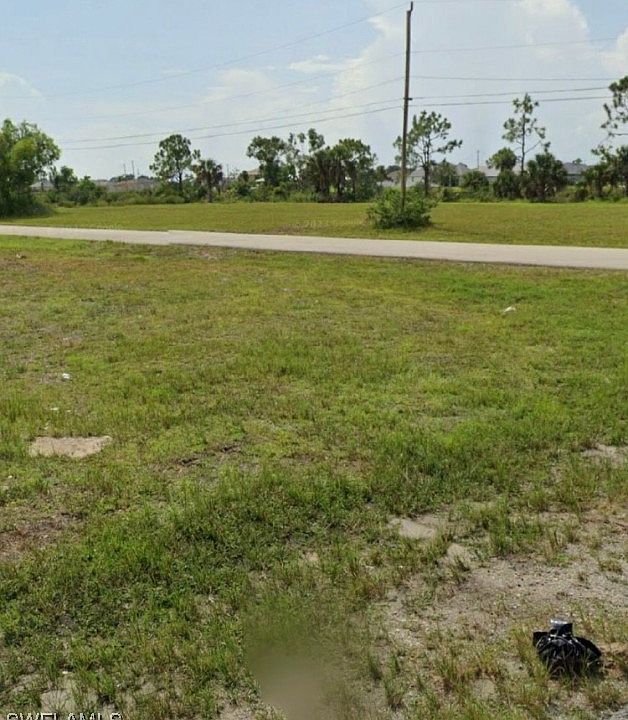 2nd image of 3740 NE 12th Place Cpe