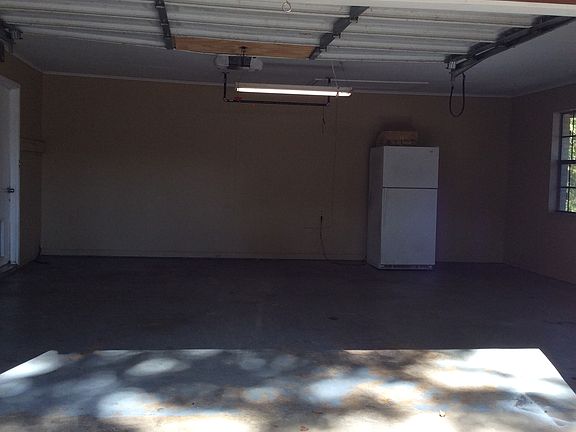 2nd image of 1377 Lakeside Dr