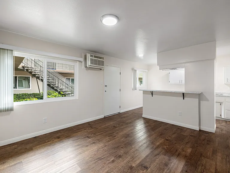 Woodruff Apartments — Photo 9