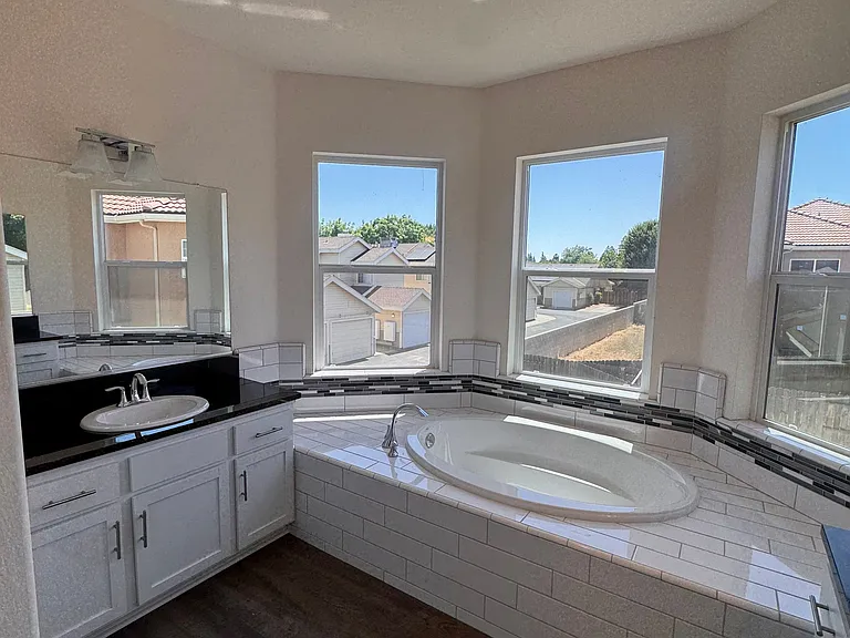 4438 W Langden Dr — Photo 18