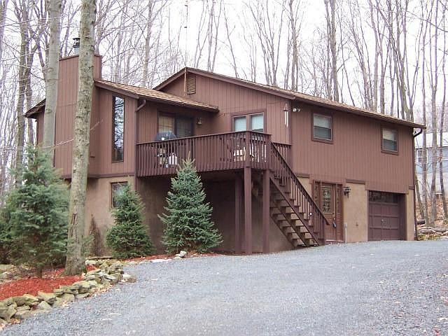 Curb Appeal, Lake rights and a golf course!