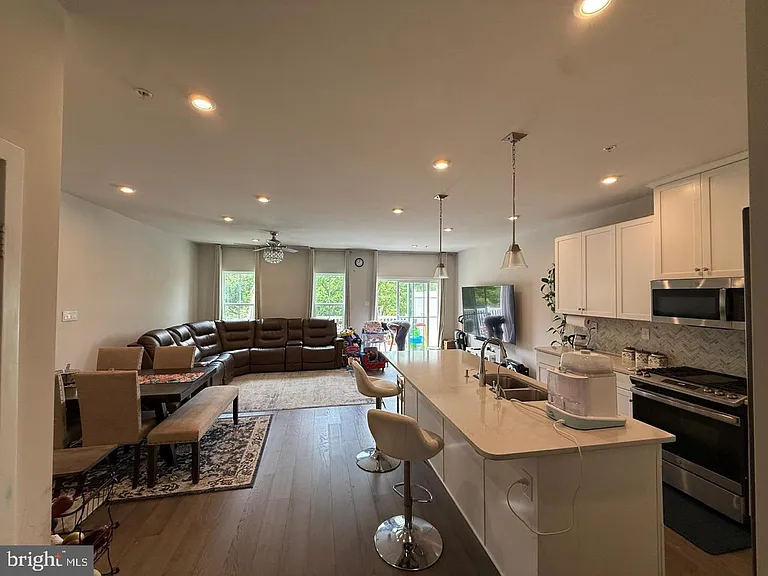 256 Chase Dr — Photo 16