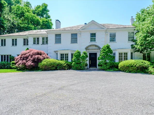 126 Station Road, Great Neck, NY 11024