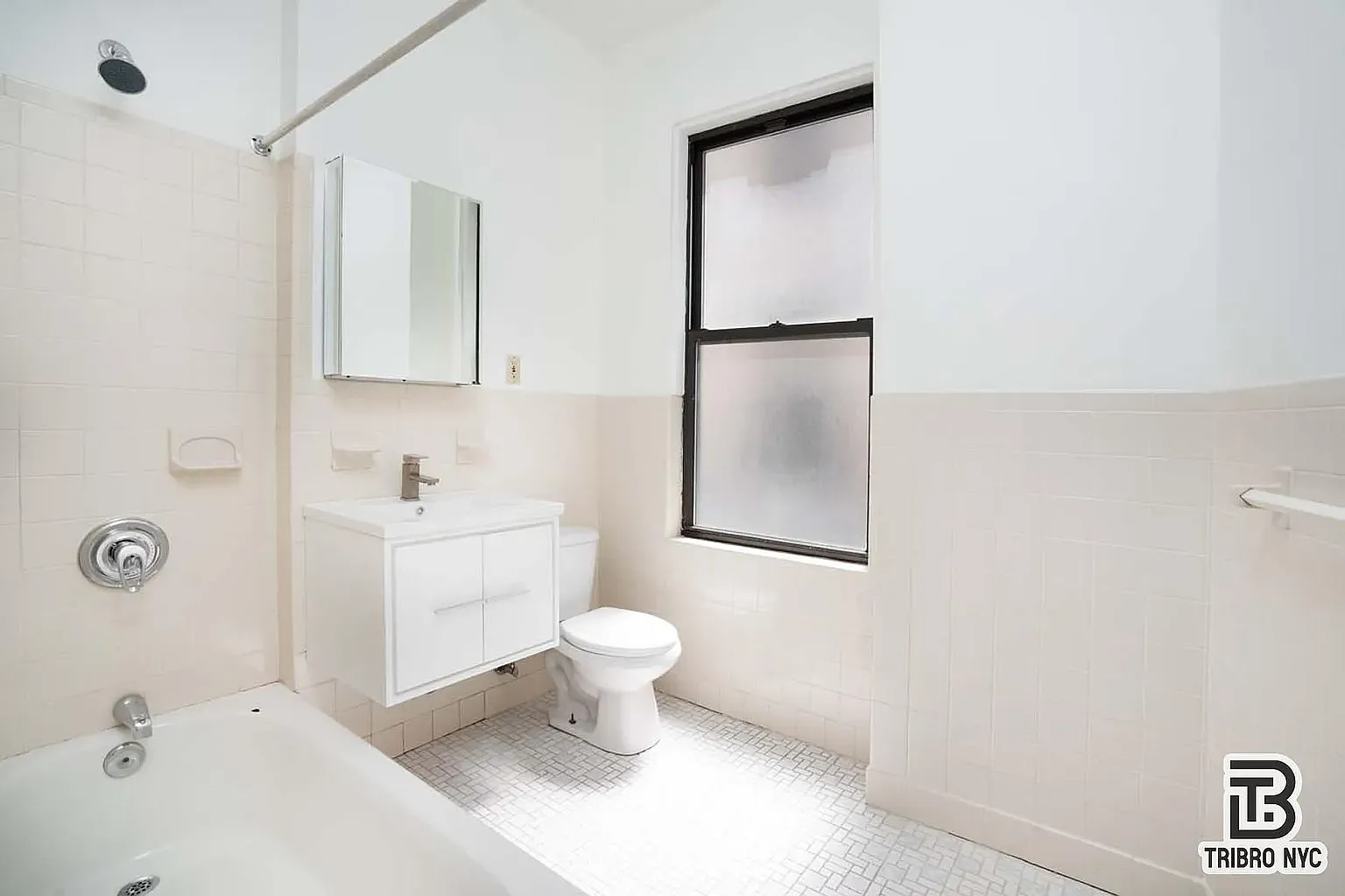 448 Street Nicholas's Avenue — Photo 4