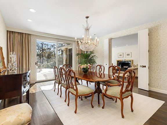 5th image of 9 Singletree Rd