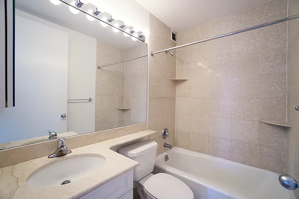 Rented by Renetta Real Estate | media 38