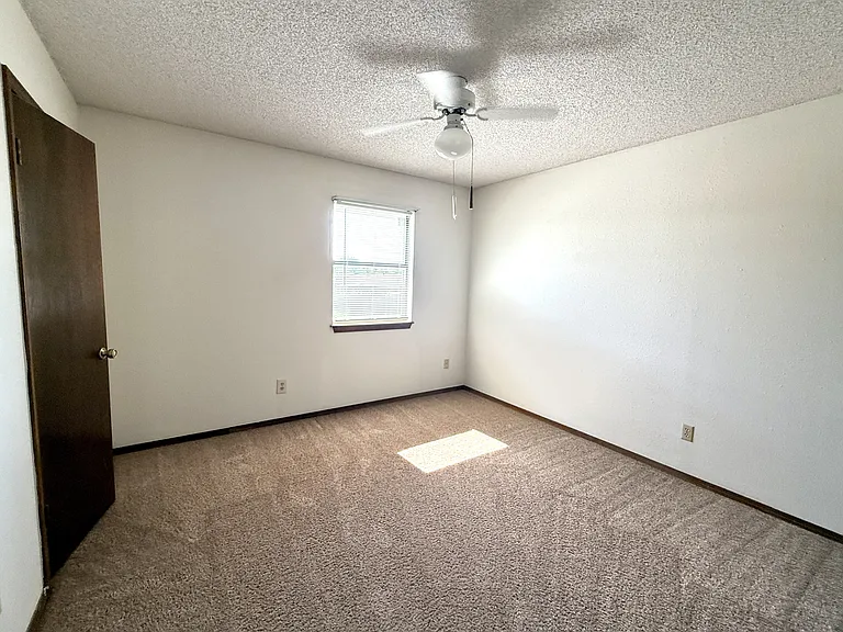 2208 Shenandoah Dr — Photo 11