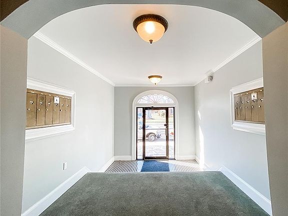 2nd image of 4632 Grove Ave #U12