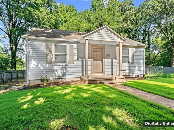 165 Edgewood Cir, Winston Salem, NC 27127