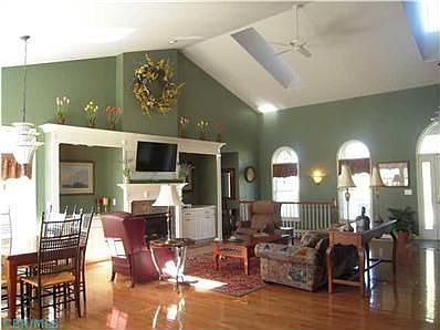 3rd image of 4605 Aberdeen Ave